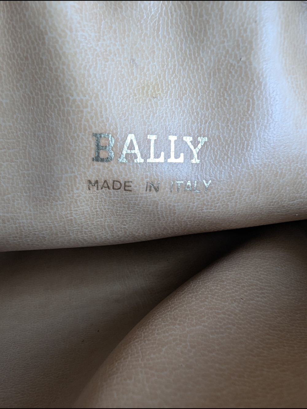 vintage Bally half-moon shoulder bag made of tan perforated suede leather - Picture 5 of 15